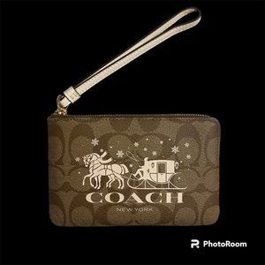 Coach Wristlet NWT